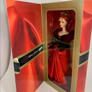 Winter Splendor Barbie Avon Exclusive Blonde Hair Red Black Evening Holiday Dres